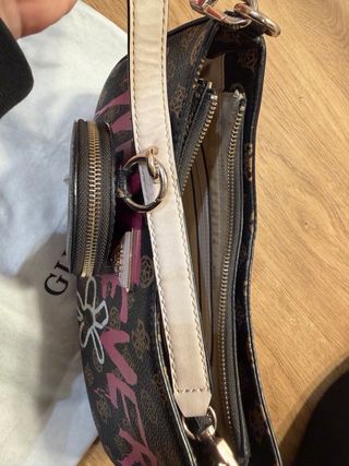 Bolso Guess con Monedero