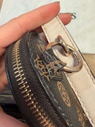 Bolso Guess con Monedero