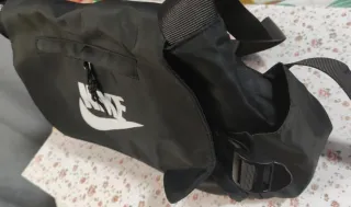 Bolso bandolera Nike negro