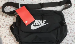 Bolso bandolera Nike negro