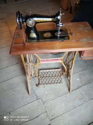 Máquina de coser Singer antigua