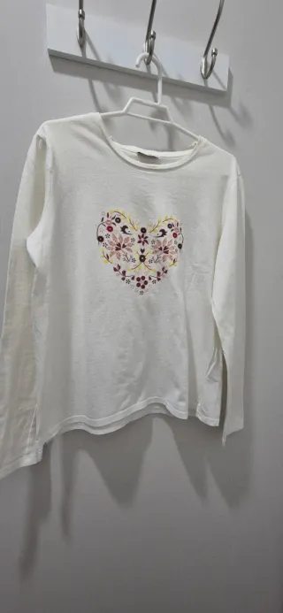 Camiseta blanca ETAM corazón floral manga larga