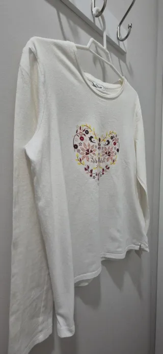 Camiseta blanca ETAM corazón floral manga larga