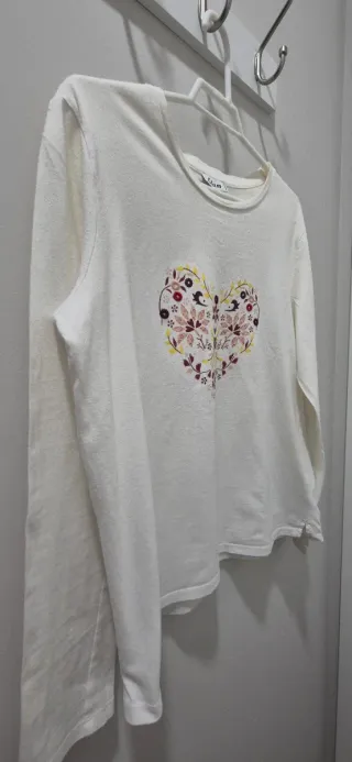 Camiseta blanca ETAM corazón floral manga larga