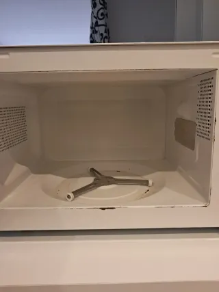 Microondas Orbegozo Blanco