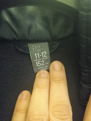 Abrigo acolchado niña azul marino oscuro. Zarakids