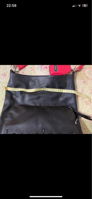 Bolso Desigual Negro con Llavero Rojo