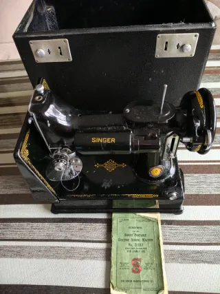 Máquina de coser Singer antigua portátil