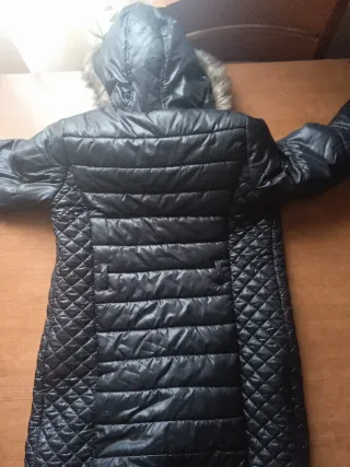 Abrigo niña negro con capucha