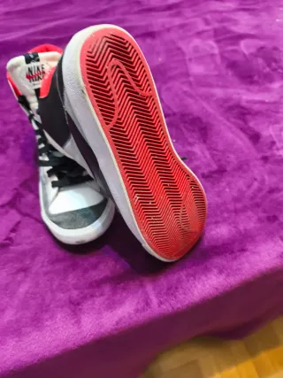 Zapatillas Nike Blazer Mid grises y blancas