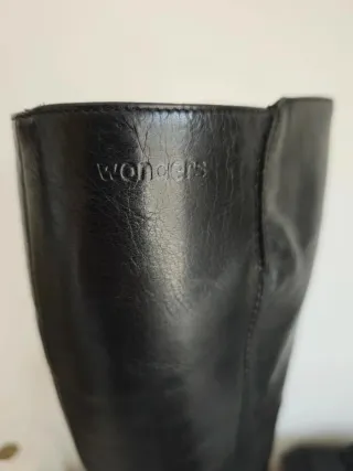 Botas altas de tacón negras