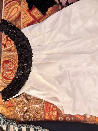 Vestito donna bianco con paillettes nere