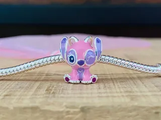 Charm | Ángela de Stitch Disney