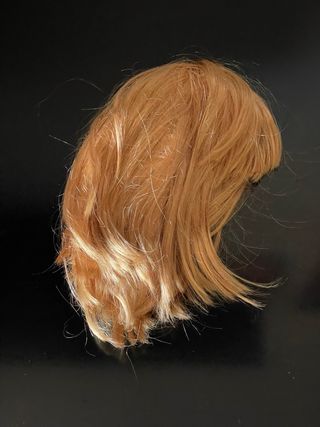 Peluca rubia cobriza media melena