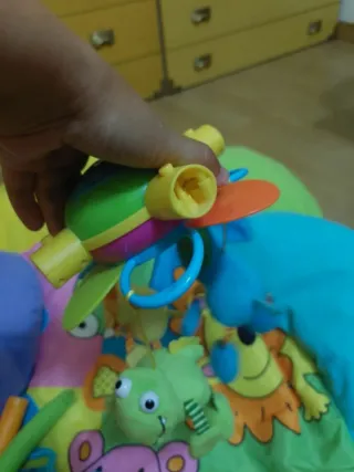 Cuna blanca para bebé + ropa de cama