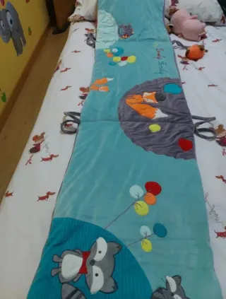 Cuna blanca para bebé + ropa de cama