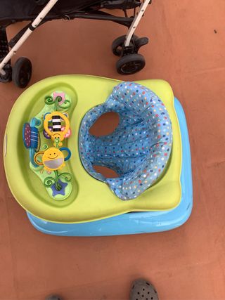 Carrito Hauck y andador bebé