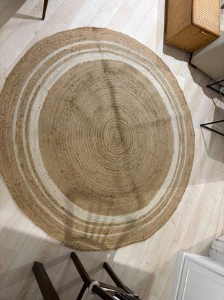 Tappeto rotondo in juta beige e marrone
