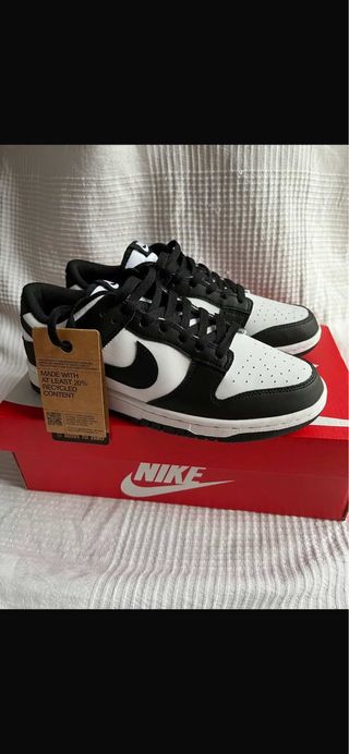 Sapatilhas Nike Dunk Low Preto e Branco
