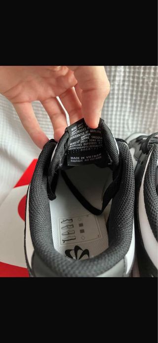 Sapatilhas Nike Dunk Low Preto e Branco