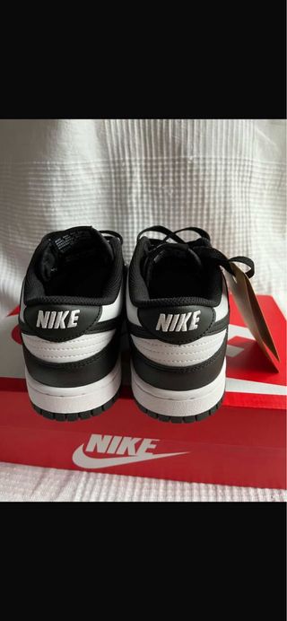 Sapatilhas Nike Dunk Low Preto e Branco