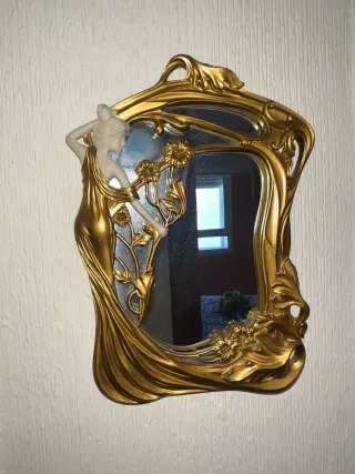 Espejo Decorativo Mujer y Flores Dorado