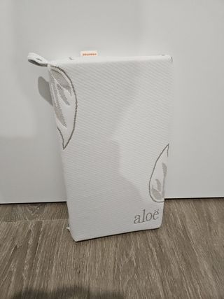 Colchón Cuna TERNUM como Nuevo y cojín cuña de 15º