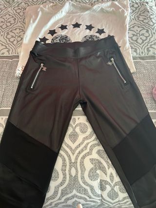 Conjunto Camiseta Mickey Mouse Talla 12 y mallas