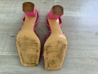 Sandalias rosas tacón cuadrado