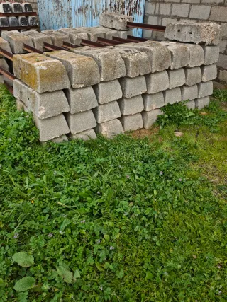 Traviesas hormigón con riostra acero para cercados