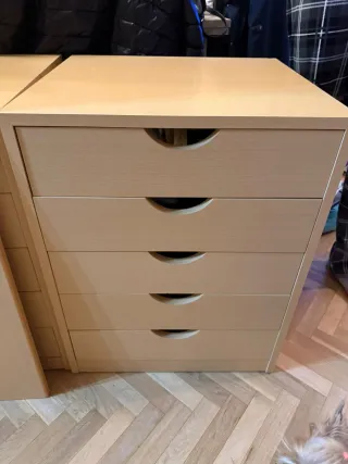 Cajonera de madera color beige