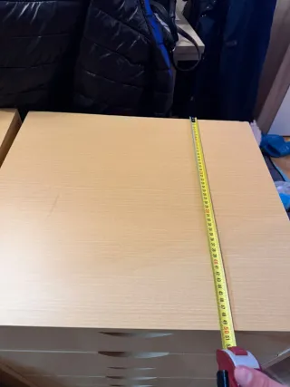 Cajonera de madera color beige