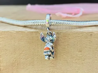 Charm | Stitch en moto Disney