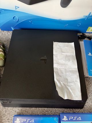 PS4 500GB Negra + 7 Juegos