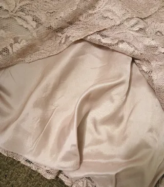 Abito cipria in pizzo