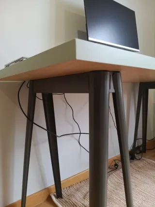 Mesa Escritorio Lagkapten Verde Oliva con patas