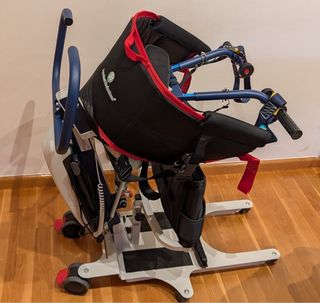 Grúa de bipedestación y traslado WAY UP 5 + arnés