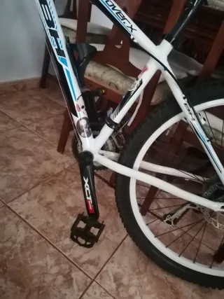 Bicicleta BH OVER.X Blanca y Azul 400€