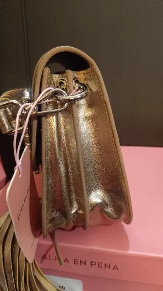 Bolso Alma en Pena Dorado con Pedrería