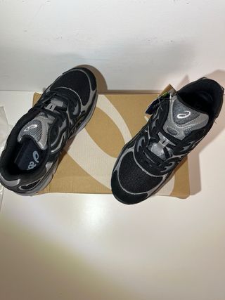 Zapatillas Hombre Negras y Grises