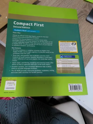 Compact First Student's Book with Answers with ...