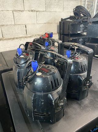 Focos Par LED RGBW 19x12w