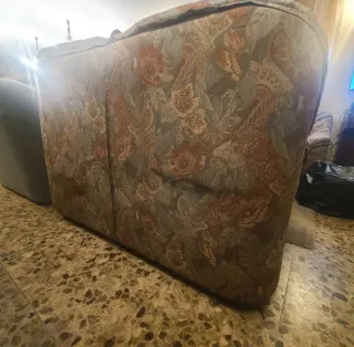 Sofá de 3 plazas, tapizado en tela estampada