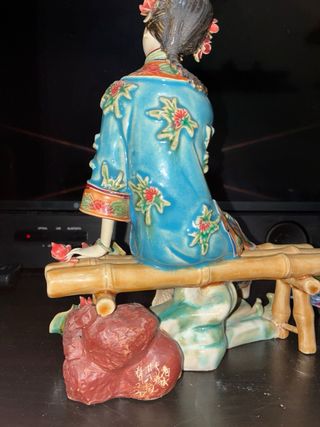 Figura de porcelana estilo Shiwan