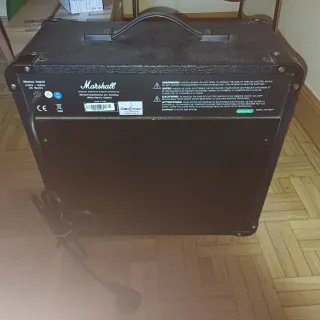 Amplificador Marshall MG15DFX Negro/Dorado .