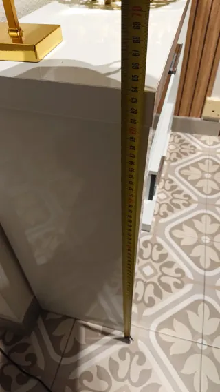 Recibidor moderno con espejo