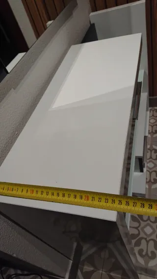 Recibidor moderno con espejo