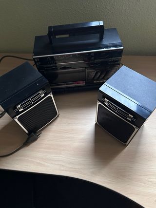 Boombox SHARP Vintage Ecualizador para Restaurar