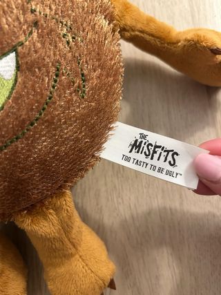 Peluche Misfits Lobo Kiwi Marrón