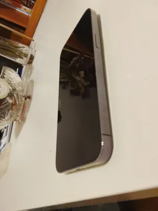 iPhone 14 Pro Max Morado